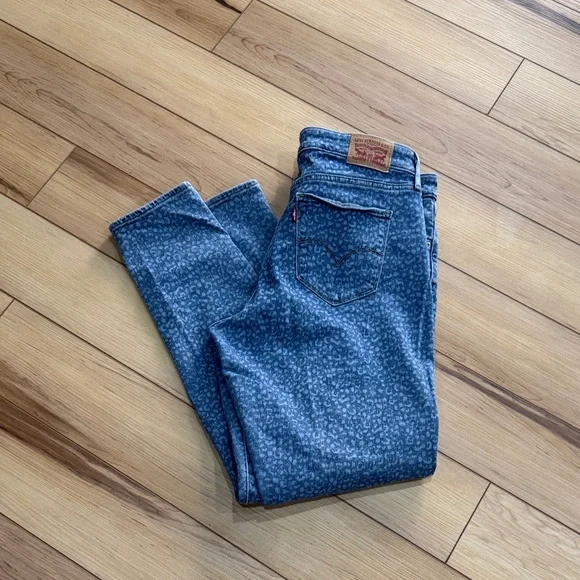 Levi’s 711 Skinny Women's Blue Jeans with Cheetah Print - Picture 8 of 8